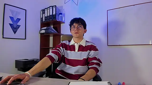 Snapshot of Eliot_X chatting on December 19, 11:23 pm Eliot X online show from December 19, 11:23 pm