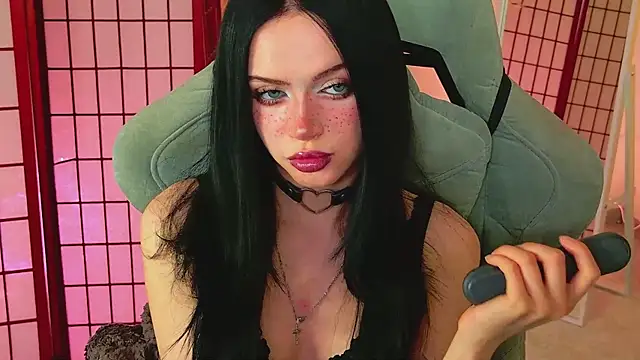 Snapshot of Dark_Diva chatting on April 23, 9:28 pm Dark Diva online show from April 23, 9:28 pm