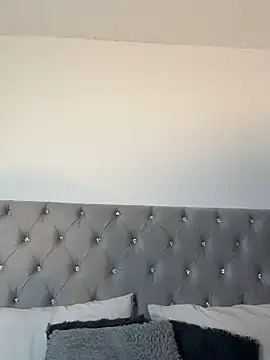 izzybelmonth12 online show from March 19, 8:02 pm