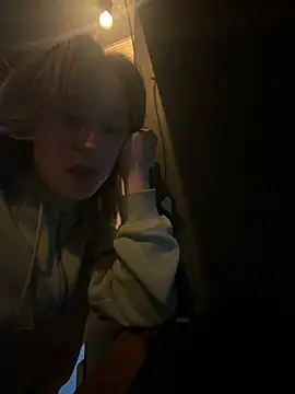 LilyLuck  online show from February 22, 6:28 pm