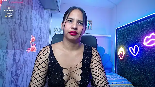 nicol ross19 online show from March 10, 3:11 am