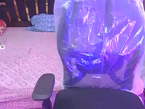 bold-smirthii online show from April 18, 3:54 am