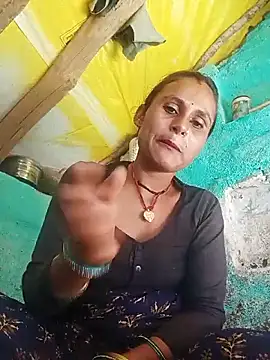 Snapshot of Cuty_priti chatting on February 15, 8:13 am Cuty priti online show from February 15, 8:13 am