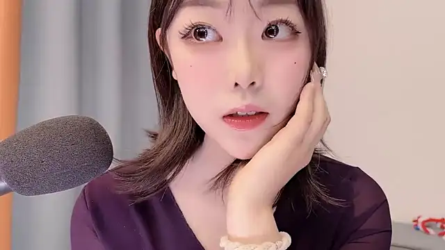 smalldaisy online show from March 28, 2:33 am