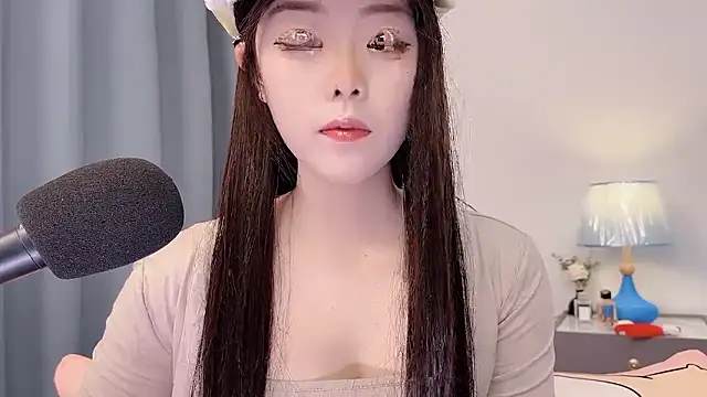 smalldaisy online show from April 17, 2:47 am