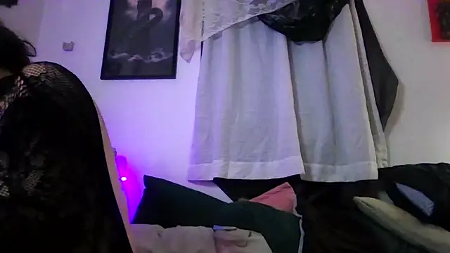 Snapshot of GoddessRae19 chatting on February 6, 12:15 am GoddessRae19 online show from February 6, 12:15 am