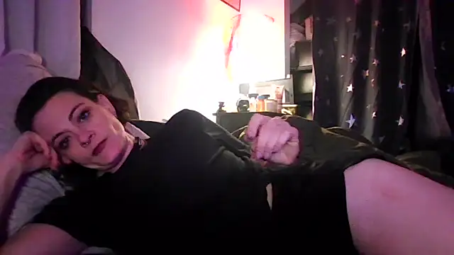 Snapshot of GoddessRae19 chatting on February 15, 10:14 am GoddessRae19 online show from February 15, 10:14 am