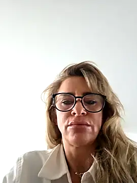 LaLynn online show from February 26, 3:55 pm