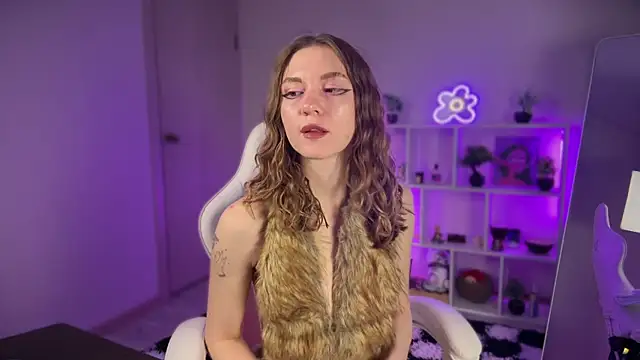 KellySunn online show from April 17, 8:06 am