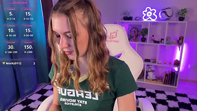 Snapshot of KellySunn chatting on July 10, 8:07 am KellySunn online show from July 10, 8:07 am