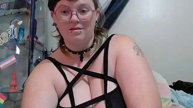 Snapshot of Pupghostt chatting on July 6, 2:47 pm Pupghostt online show from July 6, 2:47 pm
