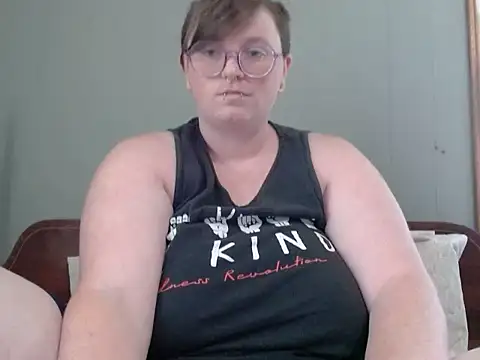 Snapshot of Pupghostt chatting on July 18, 4:22 pm Pupghostt online show from July 18, 4:22 pm