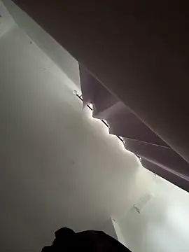 vivienne rayne online show from March 6, 9:06 am