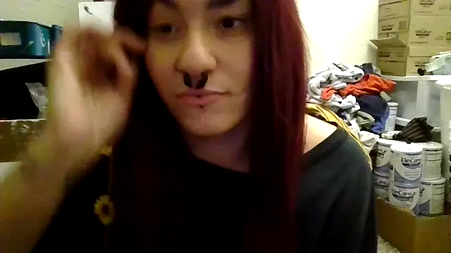 Snapshot of GabbyDaniella chatting on December 20, 8:32 am GabbyDaniella online show from December 20, 8:32 am