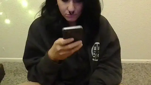 Snapshot of GabbyDaniella chatting on January 7, 12:57 am GabbyDaniella online show from January 7, 12:57 am