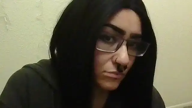 Snapshot of GabbyDaniella chatting on January 10, 12:45 am GabbyDaniella online show from January 10, 12:45 am