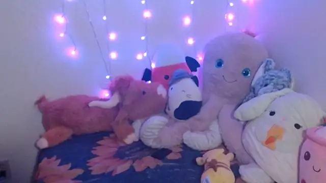 Snapshot of GabbyDaniella chatting on March 2, 3:52 am GabbyDaniella online show from March 2, 3:52 am