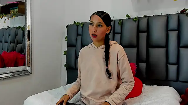 Snapshot of Celeste_71 chatting on June 17, 12:50 pm Celeste 71 online show from June 17, 12:50 pm