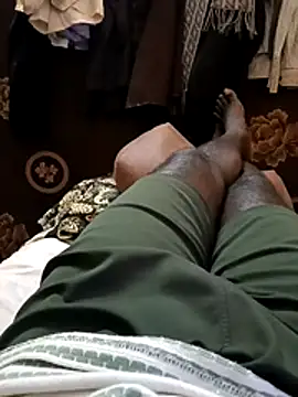 Snapshot of Tamilpaiyan07 chatting on February 6, 3:44 am Tamilpaiyan07 online show from February 6, 3:44 am