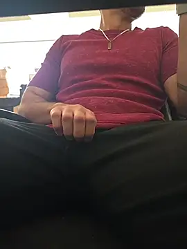 Snapshot of Aaron_hoffman chatting on August 1, 3:44 pm Aaron hoffman online show from August 1, 3:44 pm