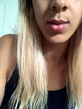 Snapshot of bety13 chatting on January 7, 2:52 pm bety13 online show from January 7, 2:52 pm