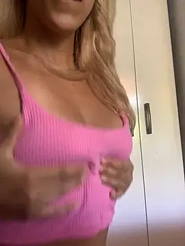 Snapshot of bety13 chatting on January 9, 3:48 pm bety13 online show from January 9, 3:48 pm