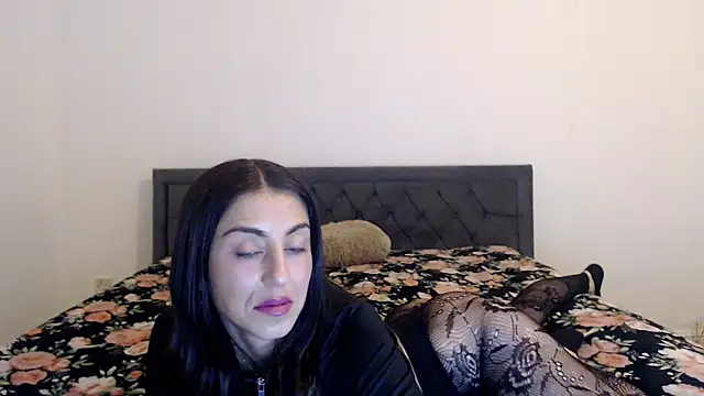 Snapshot of Stella_John chatting on September 16, 5:19 am Stella John online show from September 16, 5:19 am