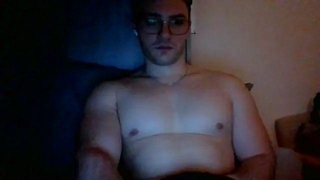 Snapshot of luke25bwc chatting on June 3, 2:36 am luke25bwc online show from June 3, 2:36 am