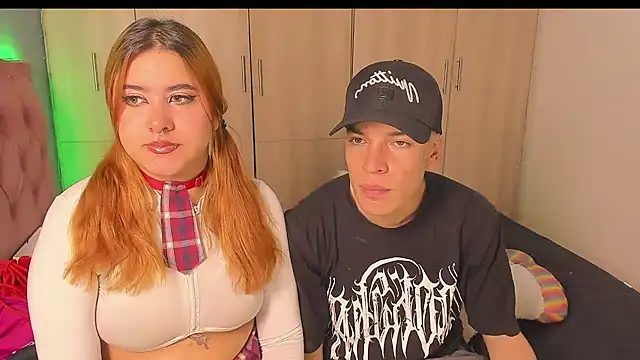 Snapshot of rosse_foxter chatting on May 30, 11:57 pm rosse foxter online show from May 30, 11:57 pm