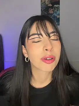 junorise23 online show from March 23, 5:33 am