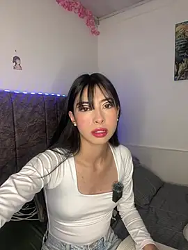 Snapshot of junorise23 chatting on July 18, 4:49 am junorise23 online show from July 18, 4:49 am