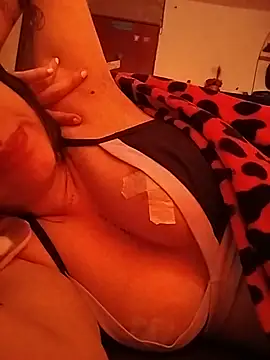 Snapshot of valerria_44 chatting on June 19, 3:27 pm valerria 44 online show from June 19, 3:27 pm