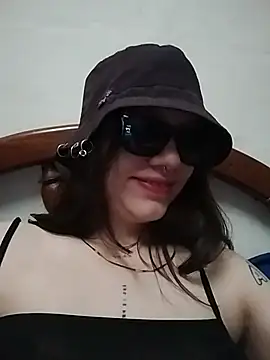 Snapshot of valerria_44 chatting on July 7, 4:00 pm valerria 44 online show from July 7, 4:00 pm