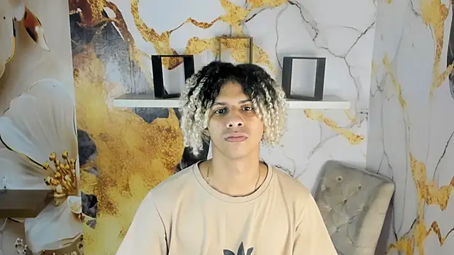 Victor LatinBoy online show from February 8, 3:21 am