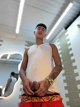 Snapshot of neithan_sleitherx chatting on February 22, 1:07 am neithan sleitherx online show from February 22, 1:07 am