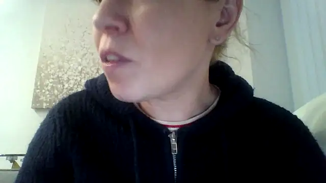 jennyblondeuk online show from March 21, 6:33 pm