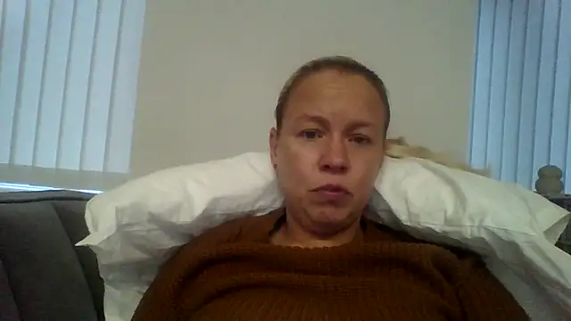 jennyblondeuk online show from March 29, 6:19 pm