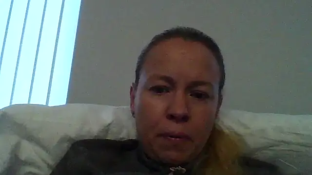 jennyblondeuk online show from March 30, 5:47 pm