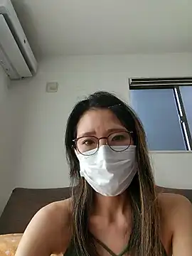 tomatocjin124 online show from May 12, 3:47 am