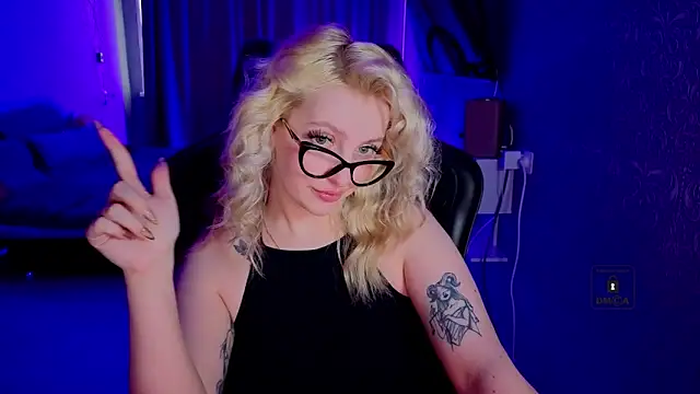 Eva Vibe  online show from April 13, 7:25 am