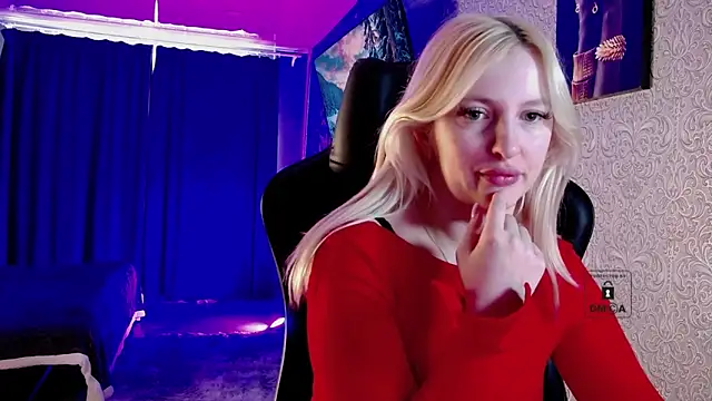 Snapshot of Eva_Vibe_ chatting on May 1, 4:50 am Eva Vibe online show from May 1, 4:50 am