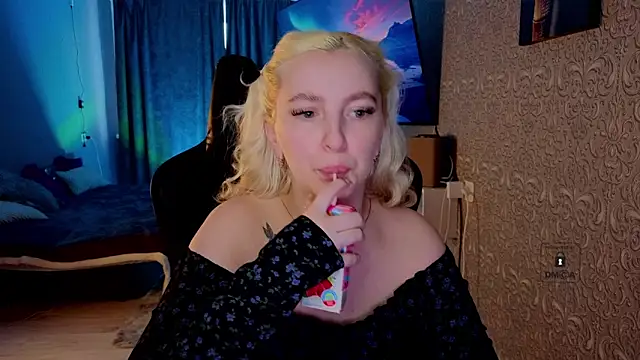Snapshot of Eva_Vibe_ chatting on May 17, 10:11 am Eva Vibe online show from May 17, 10:11 am