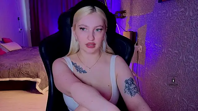 Snapshot of Eva_Vibe_ chatting on May 26, 9:38 am Eva Vibe online show from May 26, 9:38 am