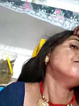Snapshot of Mahima_rani34 chatting on May 31, 9:49 pm Mahima rani34 online show from May 31, 9:49 pm