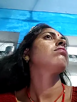 Snapshot of Mahima_rani34 chatting on August 7, 9:39 pm Mahima rani34 online show from August 7, 9:39 pm