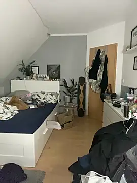 EmmiPemmi online show from February 6, 6:33 pm