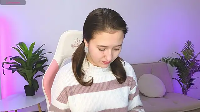 Snapshot of JesseCaits chatting on February 1, 7:18 am JesseCaits online show from February 1, 7:18 am