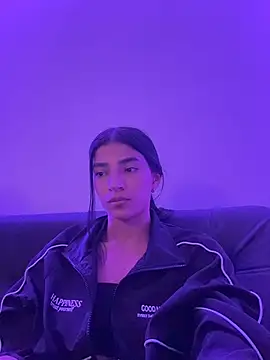 Snapshot of Ema_Rose_ chatting on June 24, 4:33 am Ema Rose online show from June 24, 4:33 am