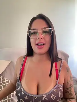 jujuarantes  2026 online show from March 27, 1:11 pm