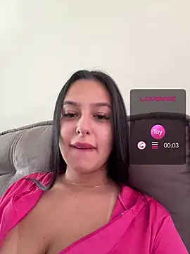 Snapshot of jujuarantes__2026 chatting on June 8, 2:17 pm jujuarantes 2026 online show from June 8, 2:17 pm